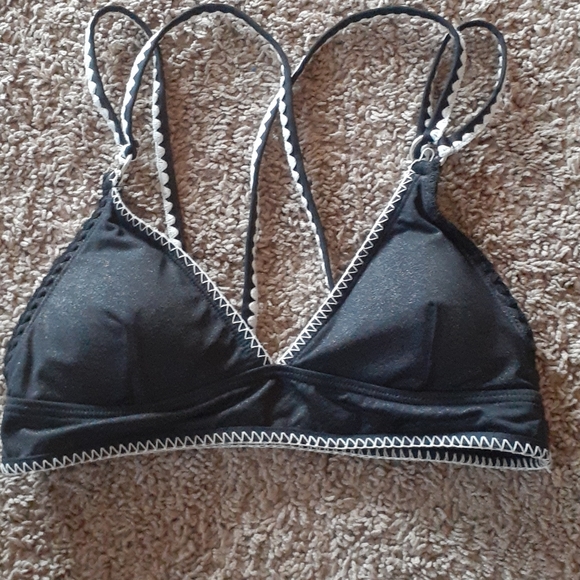 Swimsuit - Picture 3 of 4